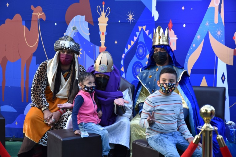 LLEGAN LOS REYES MAGOS AL JARDÍN HIDALGO DE AZCAPOTZALCO