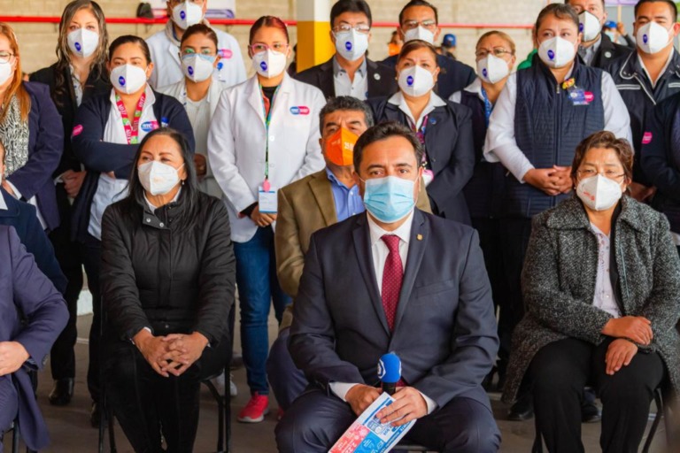 Convoca IPN a todo el sector educativo a aplicarse el refuerzo de la vacuna contra COVID-19