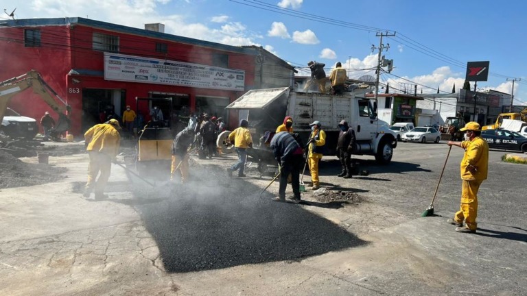 REPARA GEM HUNDIMIENTO DE PAVIMENTO EN VIALIDAD DE TOLUCA