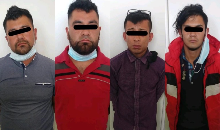 Policías de Ecatepec impiden escape de 4 presuntos delincuentes con un auto robado