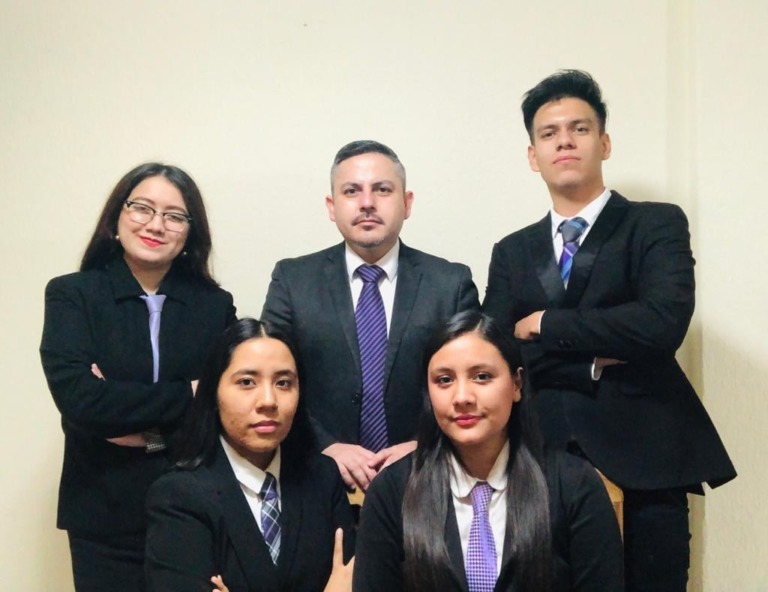 Gana equipo de Colegio Jurista Concurso Regional Interuniversitario de Mediación y Litigación Oral
