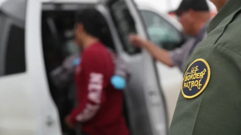 Muere migrante mexicano bajo custodia de policía fronteriza de EUA