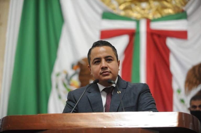 Morena denuncia boicot  contra ambulantes en Miguel Hidalgo; alcaldía suspendió pagos