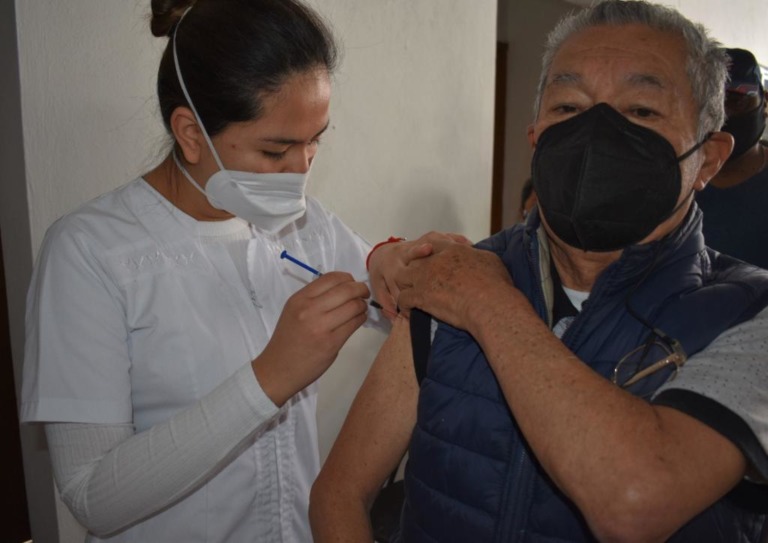 IZCALLI CONTINÚA CON JORNADA DE VACUNACIÓN CONTRA LA INFLUENZA