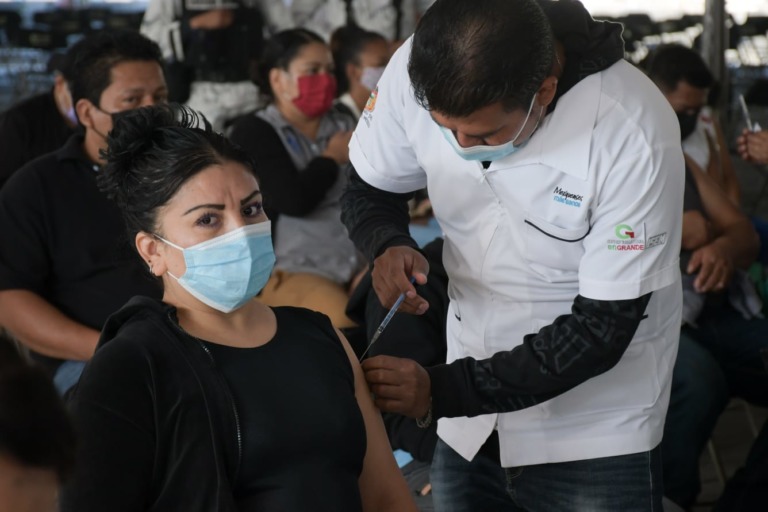 Inicia martes 15 de febrero aplicación de refuerzo contra covid-19 a adultos de Nezahualcóyotl de 40 a 49 años