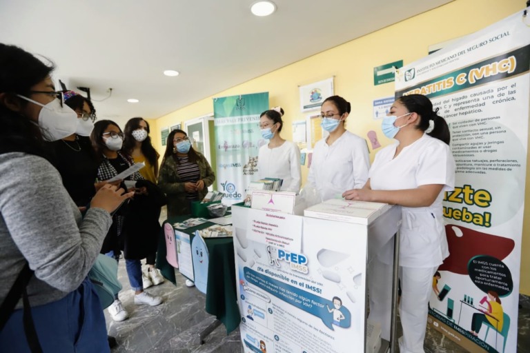 Con capacitación IMSS orienta a derechohabientes sobre  prevención de la salud sexual y reproductiva