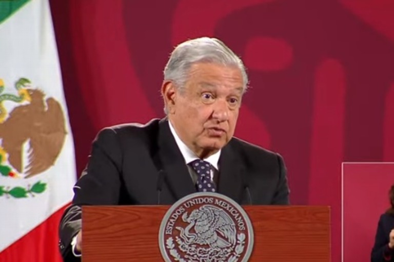 Luchamos para hacer realidad la igualdad de mujeres y hombres: López Obrador