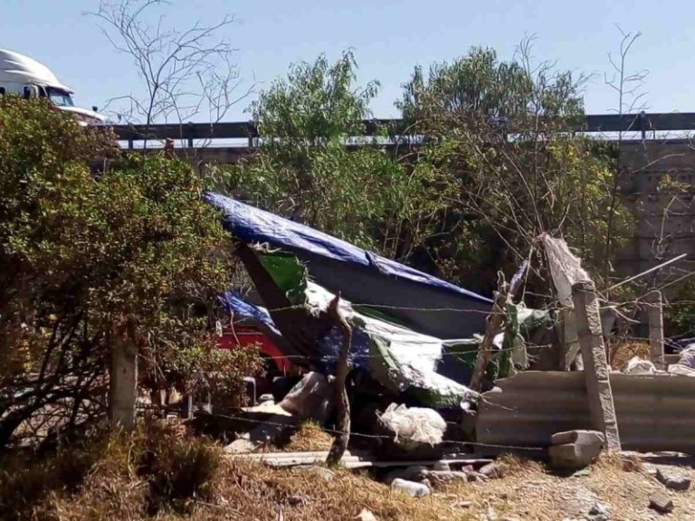 Muere hombre por explosión de taller clandestino en Tultepec