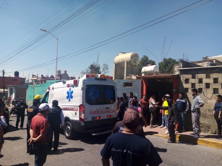 Reportan explosión en taller clandestino de pirotecnia en Tultepec