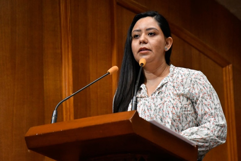 Escuelas públicas no cuentan con energía eléctrica