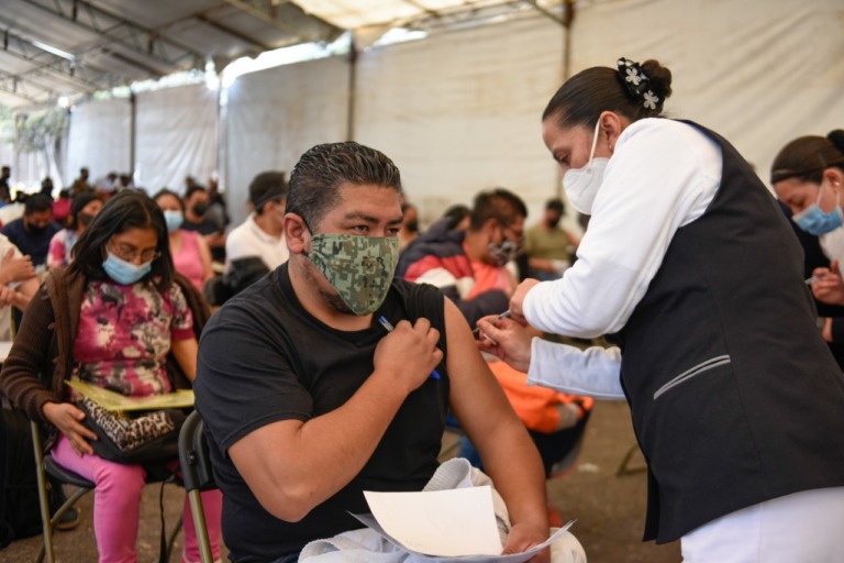 EN NAUCALPAN, JORNADA DE VACUNACIÓN ANTICOVID PARA PERSONAS DE 15 A 29 AÑOS