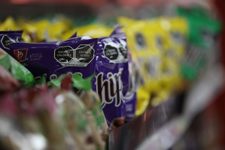 Consumo excesivo de sal aumenta riesgo de hipertensión, cardiopatía y accidente cerebrovascular: Issste