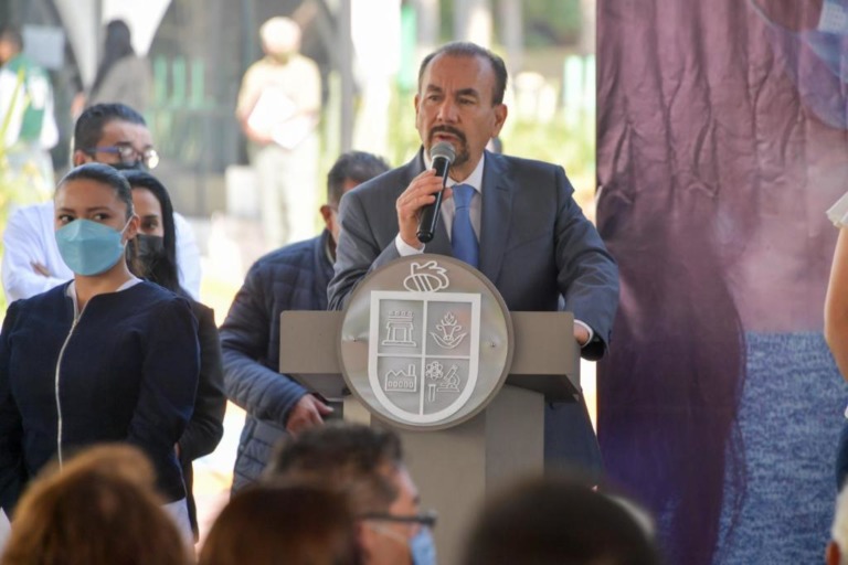 VACUNAN A ATIZAPENSES CONTRA HEPATITIS E INFLUENZA