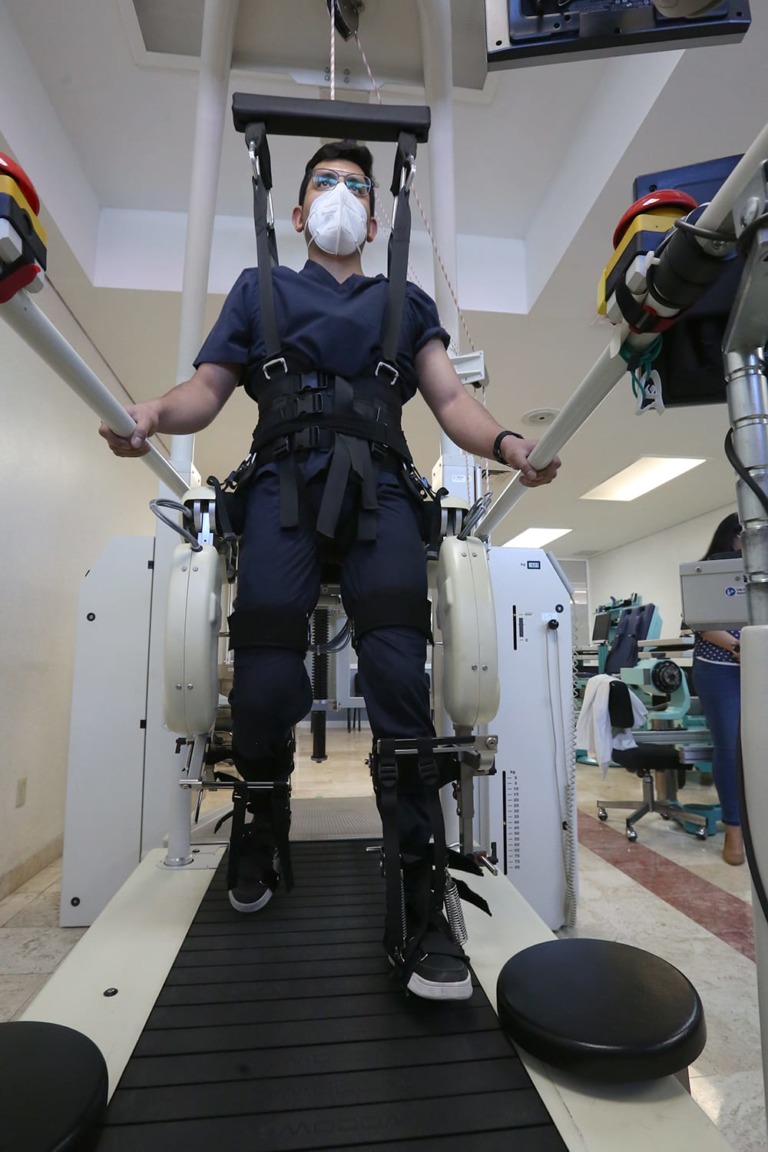 Servicios de rehabilitación reintegran socialmente a pacientes con máxima capacidad funcional ￼