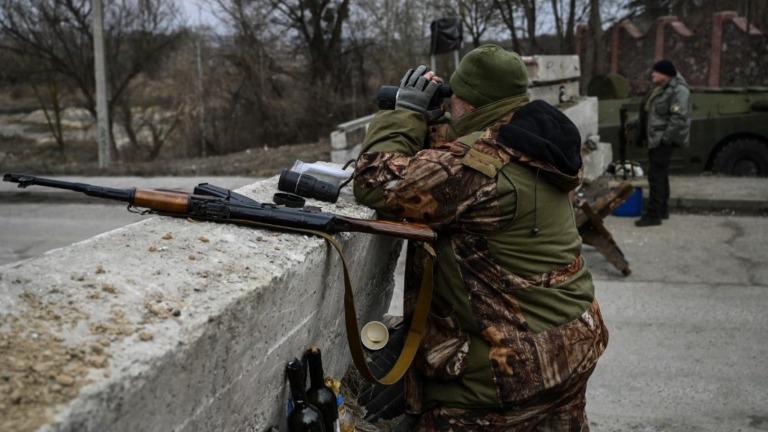 Las fuerzas rusas se desplazan al noreste de Kiev para rodear la capital