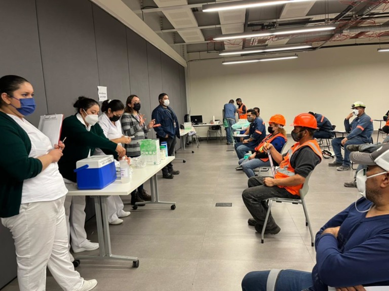 Vacuna IMSS contra COVID-19 a trabajadores de empresas que no han recibido dosis
