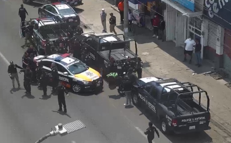 Policías estatales agreden a uniformados de Ecatepec para intentar liberar a un detenido