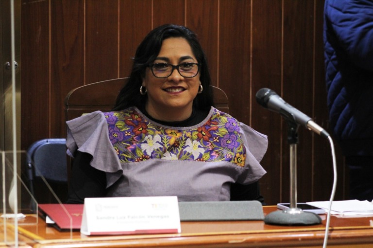 ANTE EL CABILDO, TOMAN PROTESTA A ALEJANDRO CONTLA CARMONA COMO CRONISTA DE TEXCOCO