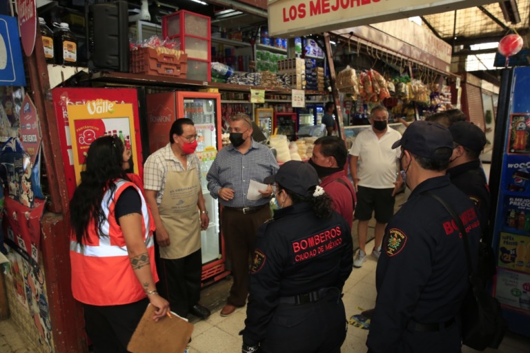 V. CARRANZA CAPACITA EN PRIMEROS AUXILIOS Y PROTECCIÓN CIVIL A LOCATARIOS DE LOS 42 MERCADOS