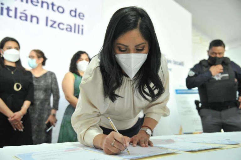 DIF Cuautitlán Izcalli y fundación DEVLYN firman convenio de colaboración