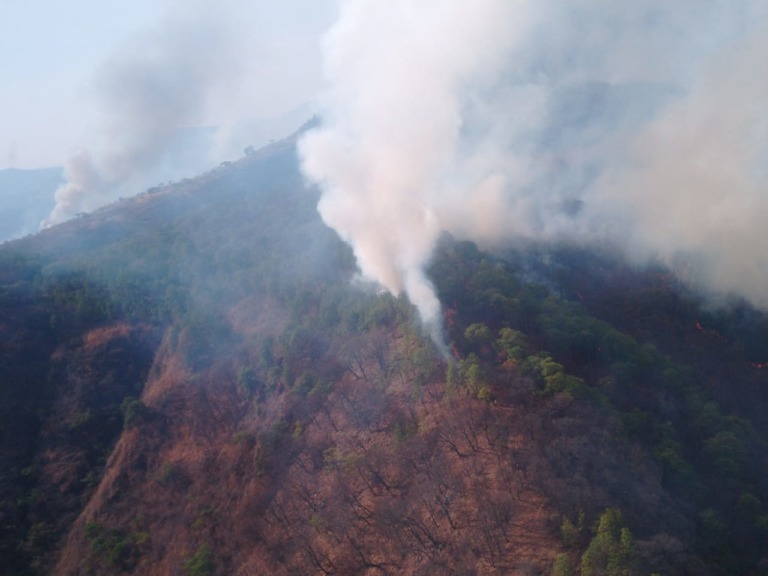 INICIAN LABORES DE LIQUIDACIÓN Y RESCOLDEO EN INCENDIO REGISTRADO EN ZACAZONAPAN