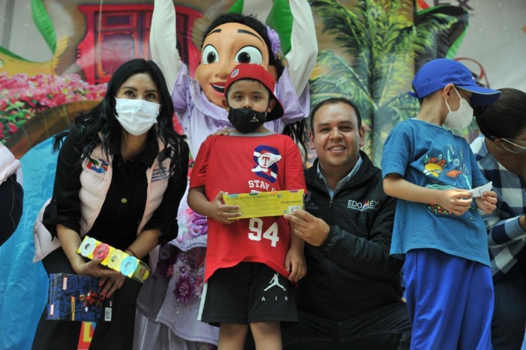 GOBIERNO DE CUAUTITLÁN IZCALLI, DIF Y DIFEM ENTREGAN JUGUETES A NIÑAS Y NIÑOS IZCALLENSES CON MOTIVO DEL DÍA DEL NIÑO