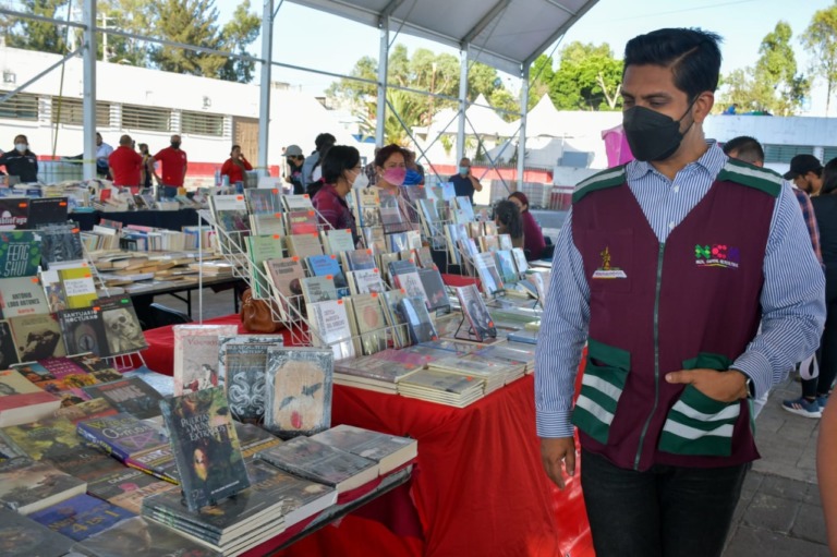 No hay pretexto para no leer al ser accesibles los libros para todos en Nezahualcóyotl