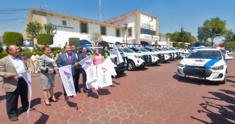 Entregan en Atizapán de Zaragoza 15 camiones de basura y patrullas