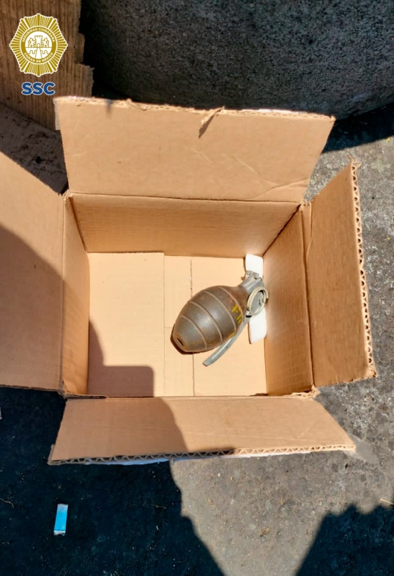 POLICÍAS DE LA SSC RESGUARDARON Y RETIRARON ARTEFACTO POSIBLEMENTE EXPLOSIVO, HALLADO EN CALLES DE LA ALCALDÍA BENITO JUÁREZ