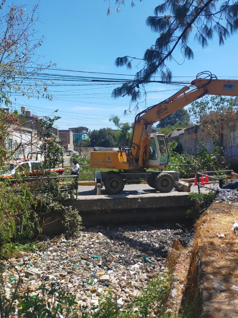 RETIRA OAPAS 364 METROS CÚBICOS DE AZOLVE DEL RÍO SAN MATEO NOPALA