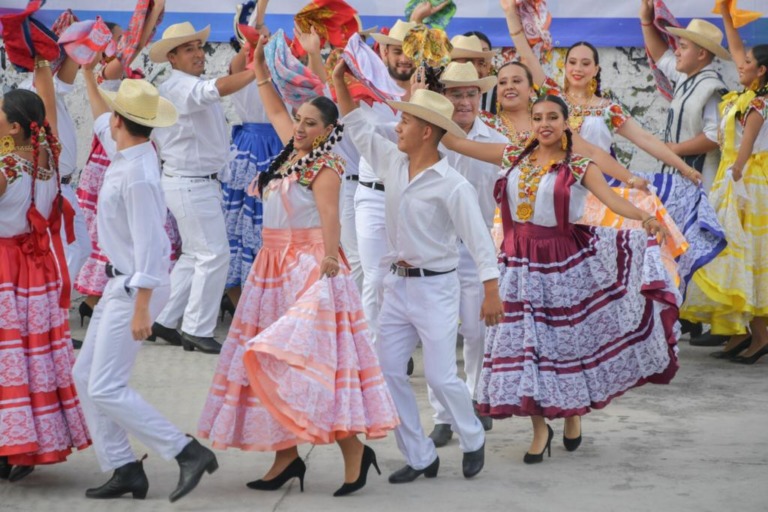 CON DANZA Y MÚSICA, CELEBRAN LA PRIMERA VERBENA CULTURAL EN ATIZAPÁN DE ZARAGOZA