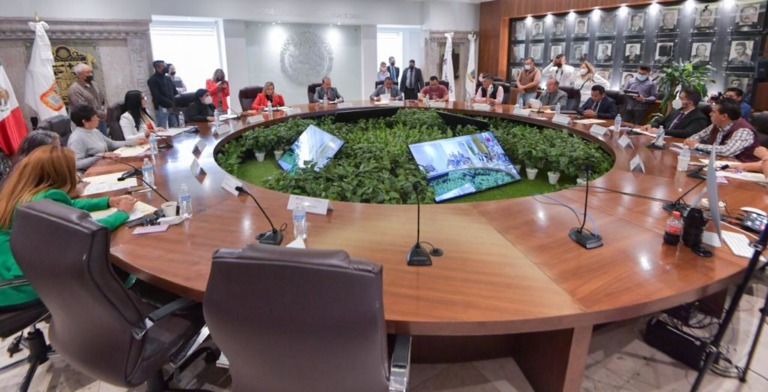 TOMAN PROTESTA A NUEVO DIRECTOR DE DESARROLLO SOCIAL