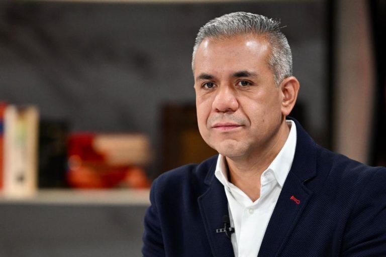 Tendencia favorece a Fernando Vilchis en encuestas de Morena en Edomex