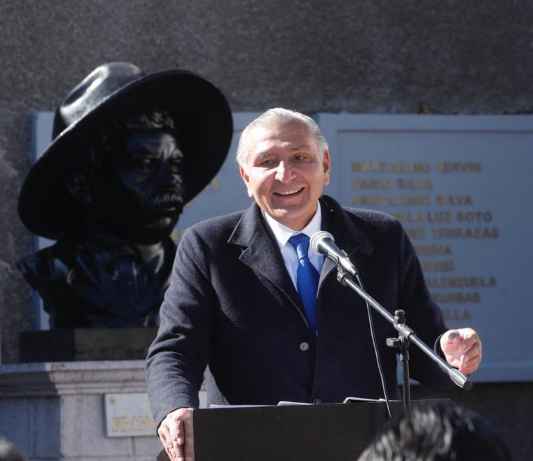 Destaca AMLO la trayectoria de Adán Augusto López Hernández