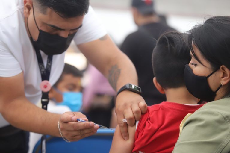 Ecatepec vacuna contra Covid-19 a más de 21 mil niños de 5 y 6 años y de 9 a 11 años
