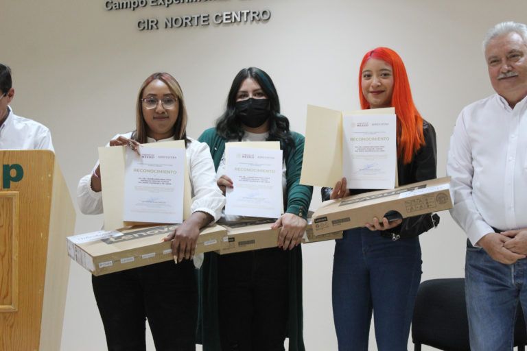 Reconoce Agricultura propuestas de estudiantes para resolver problemas del agro a través de iniciativa Adopta una parcela