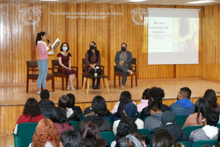 En los jóvenes universitarios aparecen la ansiedad y la depresión por el entorno social