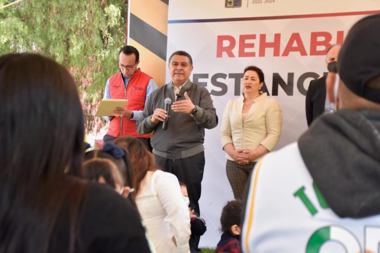 Gobierno de Tlalnepantla inicia entrega de becas a estudiantes de nivel básico, medio y superior de zona poniente