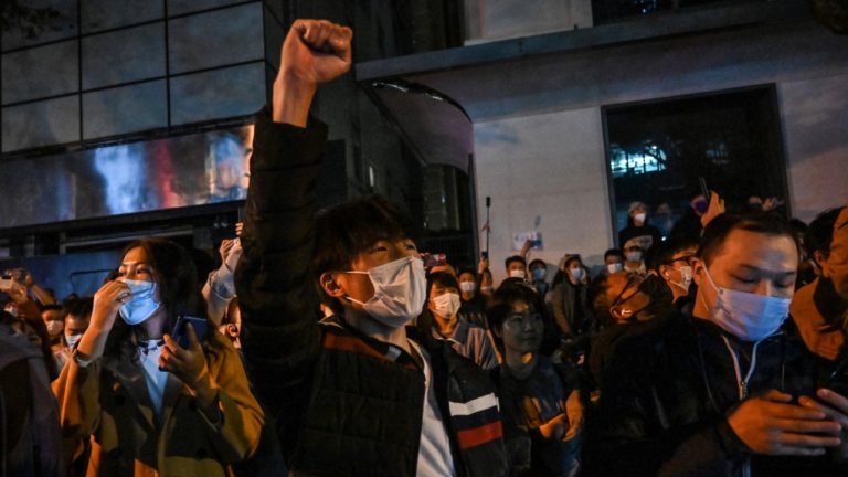 Protestan en China contra política ‘cero covid’