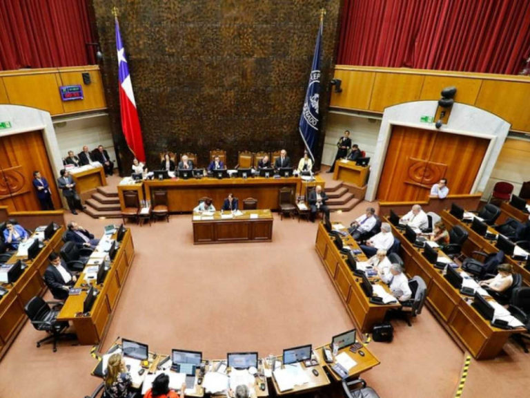 Senado de Chile aprueba iniciar segundo proceso para redactar una nueva Constitución