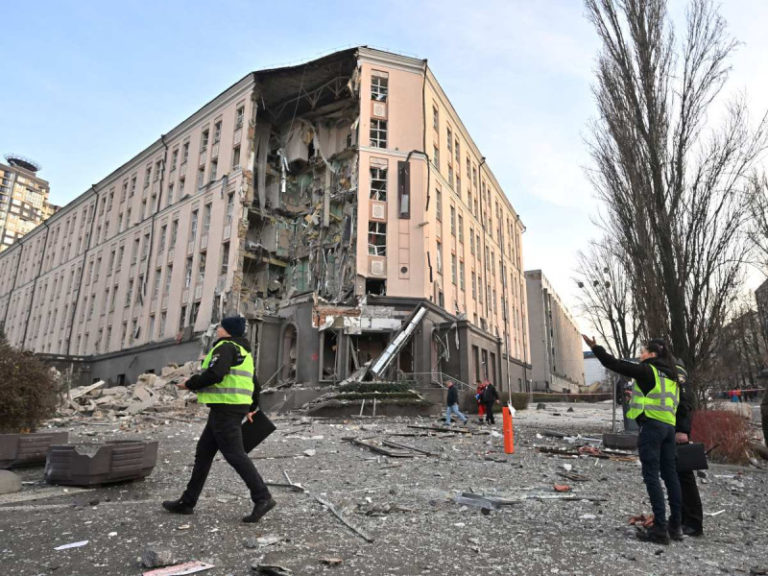 Rusia orquesta nuevo bombardeo masivo en Ucrania a pocas horas del Año Nuevo