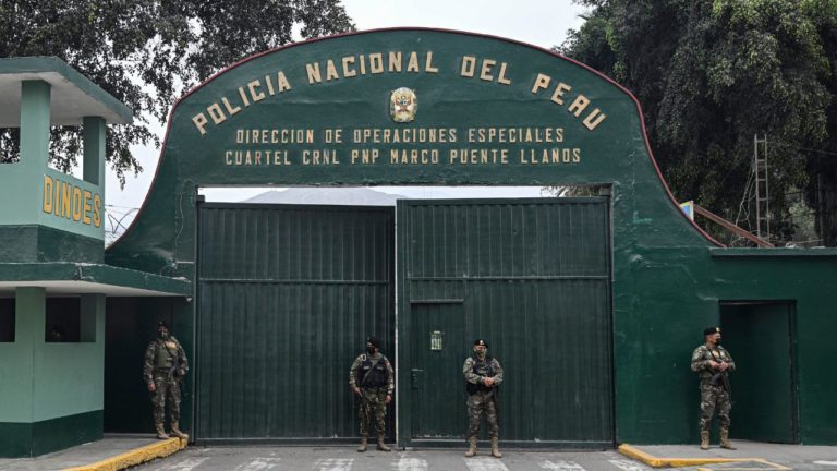 Juez dicta siete días de detención preliminar a expresidente Pedro Castillo