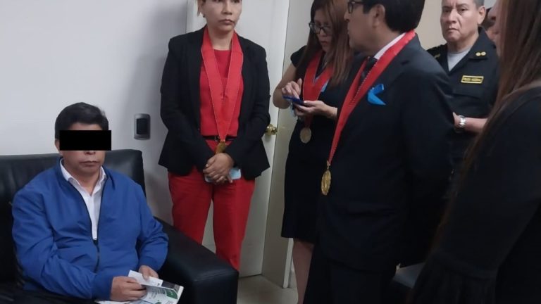 Policía peruana detiene a Pedro Castillo tras ser destituido como presidente