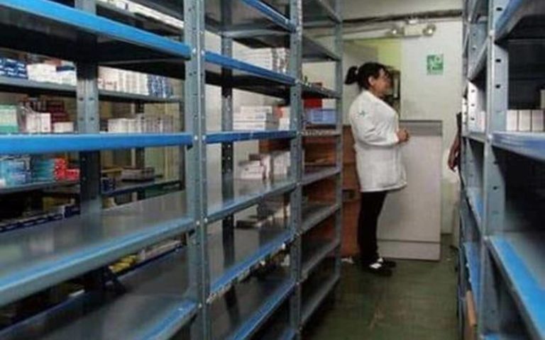 AMLO garantiza medicamentos hasta el 2024