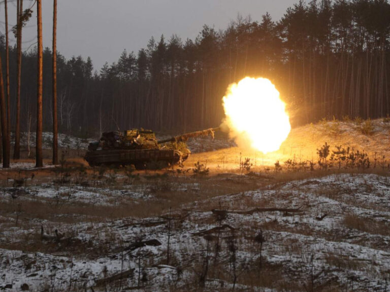 Rusia dice haber tomado control de la ciudad de Soledar; Ucrania lo niega