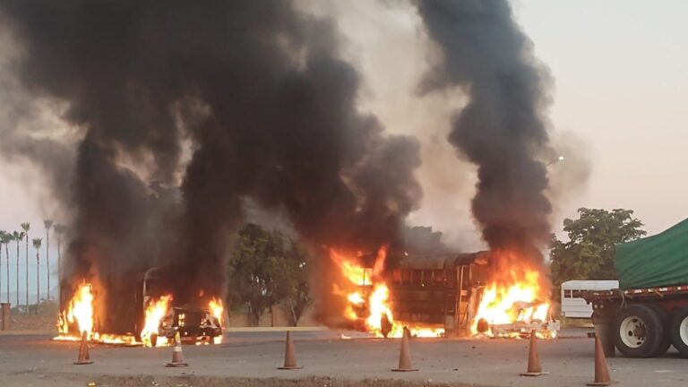 Embajada de EU emite alerta tras enfrentamientos armados en Sinaloa