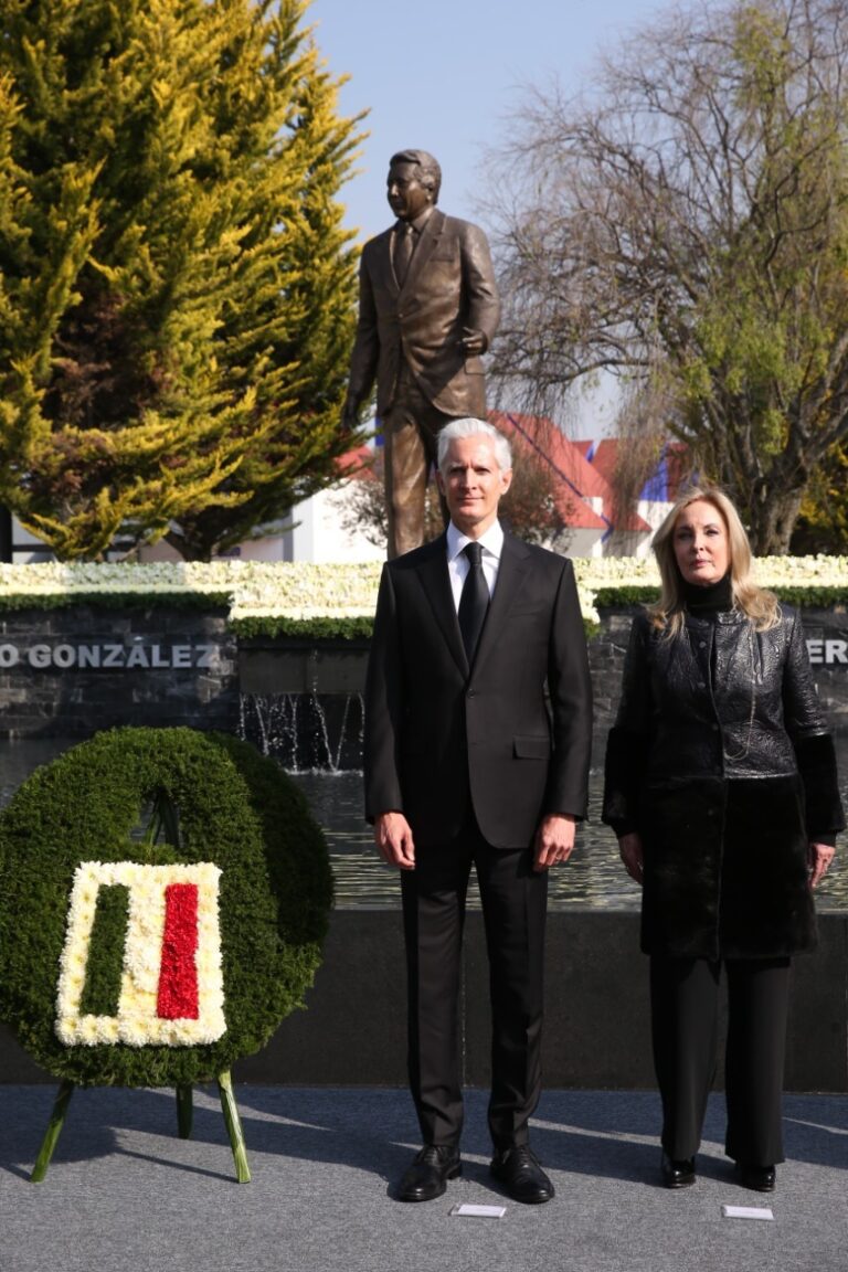 Encabeza Del Mazo ceremonia por el IV Aniversario luctuoso del exgobernador Alfredo Del Mazo González