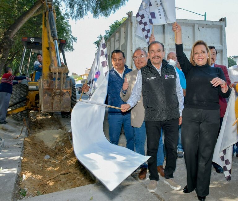 ALCALDE PEDRO RODRÍGUEZ DA BANDERAZO DE INICIO AL MEJORAMIENTO DE LA INFRAESTRUCTURA