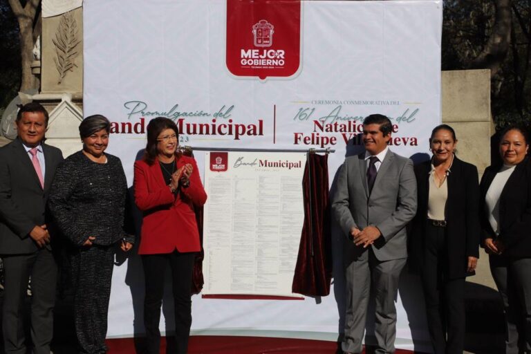 La alcaldesa Mariela Gutiérrez Escalante Encabeza la Promulgación del Bando Municipal Tecámac 2023; Rinde Cabildo Homenaje a Felipe Villanueva