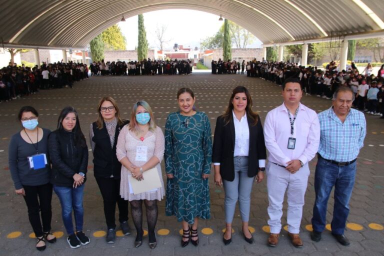 Tlalpan remodela baños de escuelas públicas